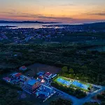 Villa Amala - With Heating Pool Near *