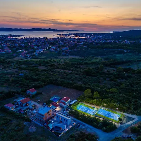 Villa Amala - With Heating Pool Near *