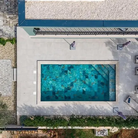 ヴィラ Amala - With Heating Pool Near Sukošan