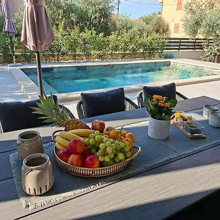 Villa Amala - With Heating Pool Near *